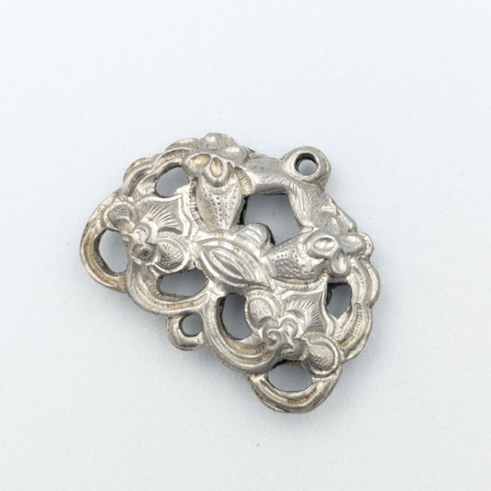 Antique Qing Dynasty Chinese Repoussé Hollow Pendant Jewelry Piece